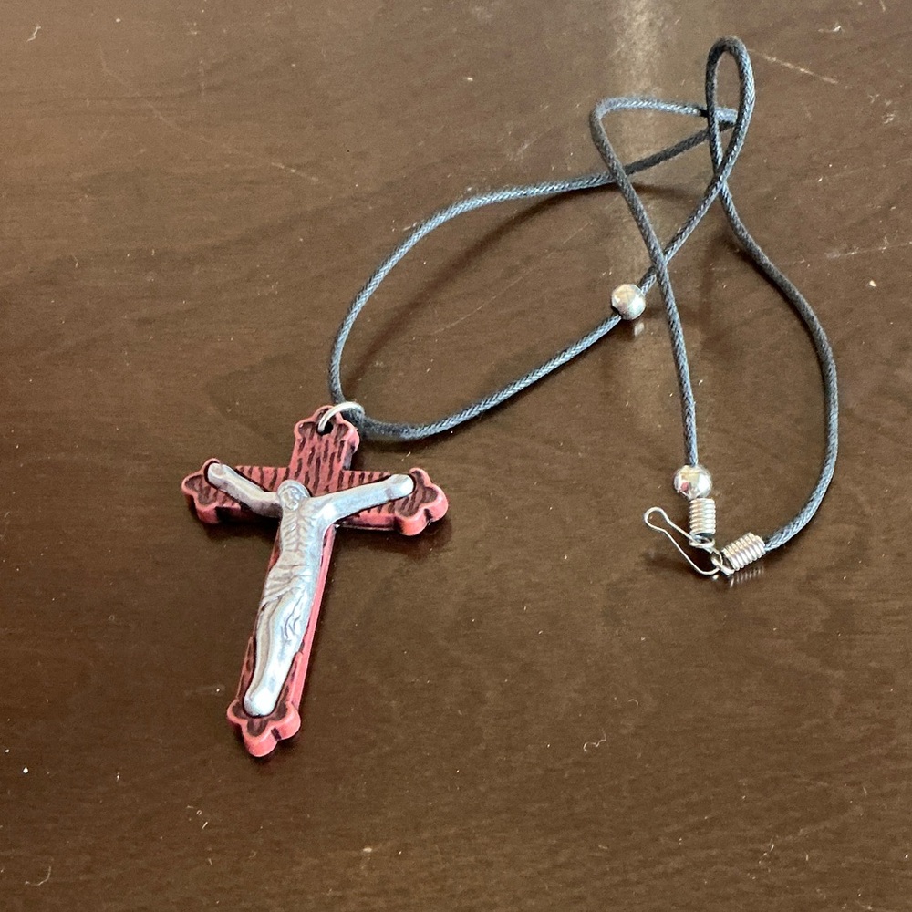 Silver or Bronze Resin Crucifix Necklace 12 Pcs NOS Wholesale Lot